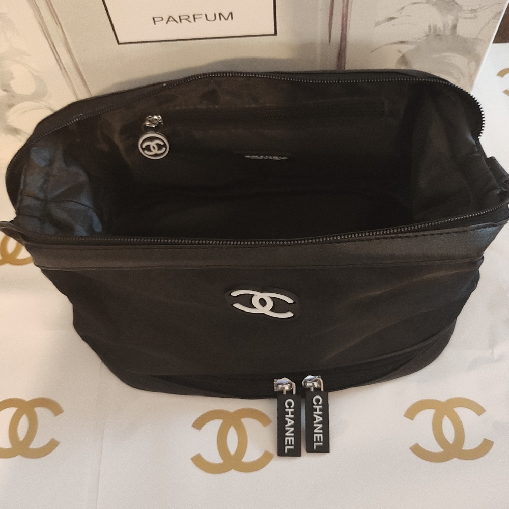 CC Black Cosmetics Bag/Clutch - Picture 4 of 13